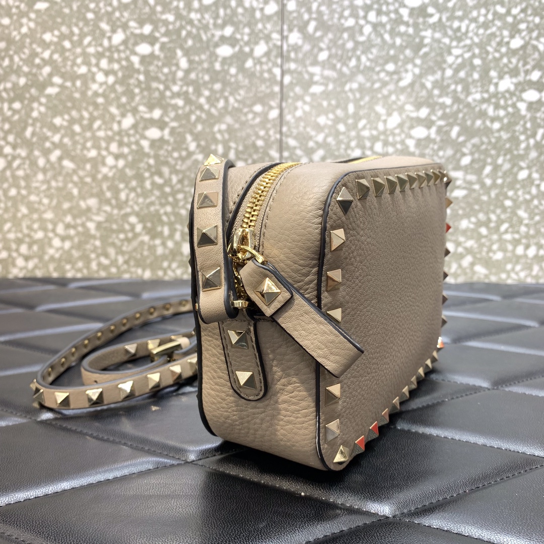 Valentino Garavani Rockstud Crossbody Camera Bag in Grey Grainy Calfskin